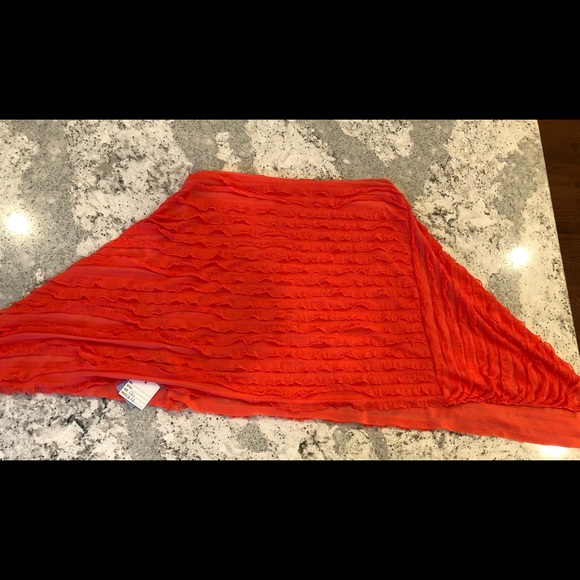 NWT sx S ruffle top that can be a scarf, shawl, capelet, poncho, or skirt. - Picture 3 of 4